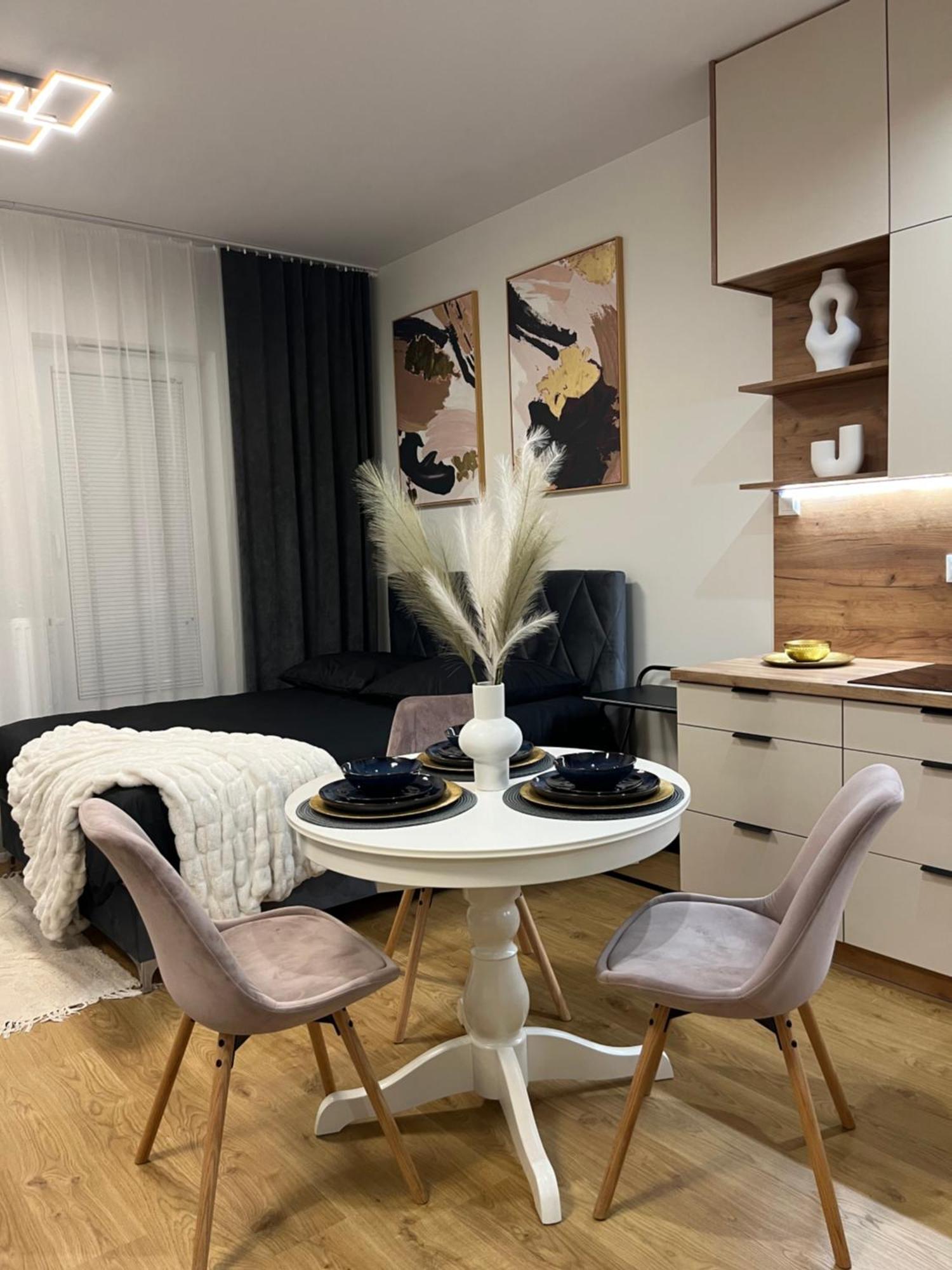 Apartament Nova Klonova Porto Kielce Exterior foto