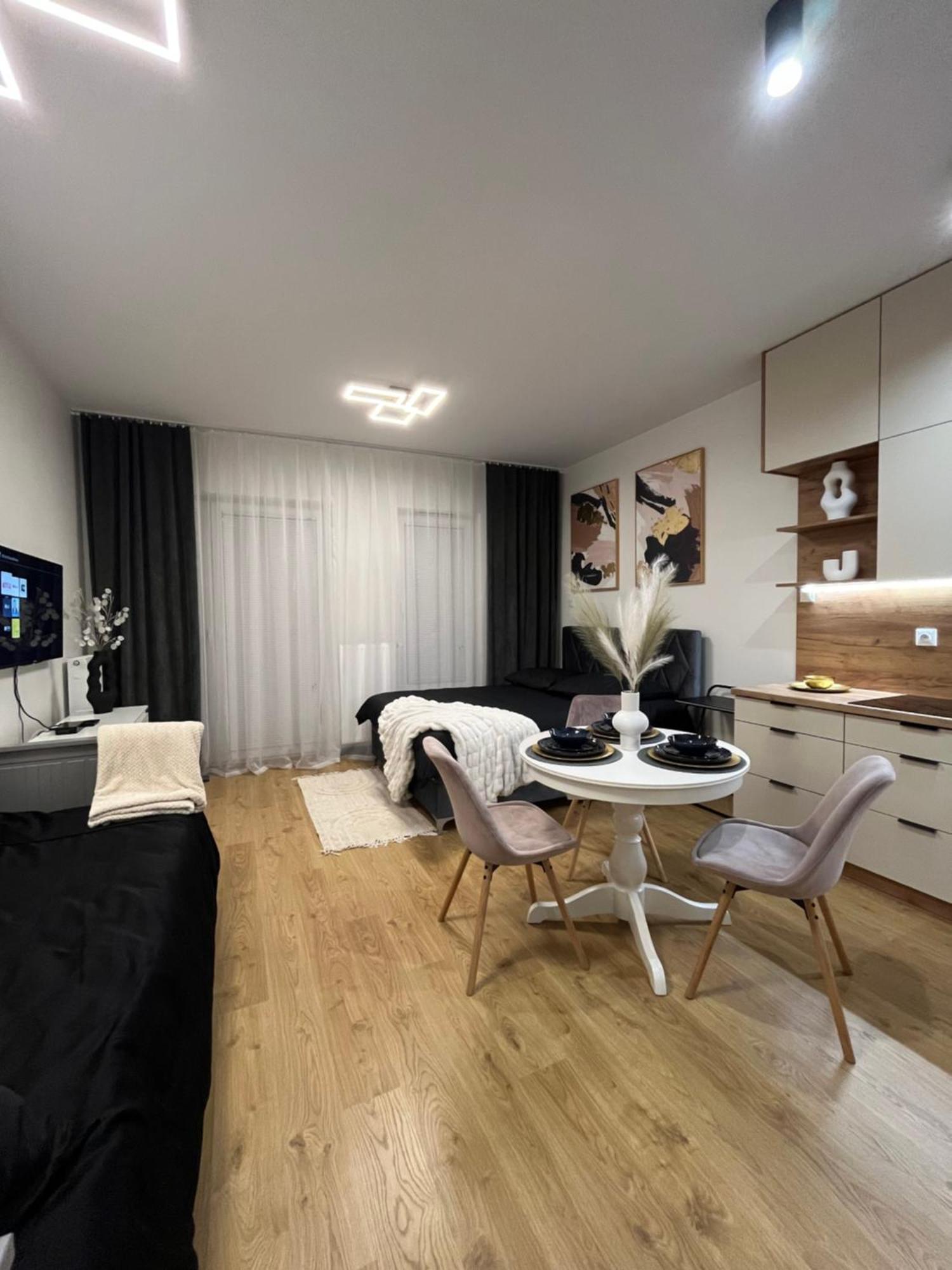 Apartament Nova Klonova Porto Kielce Exterior foto