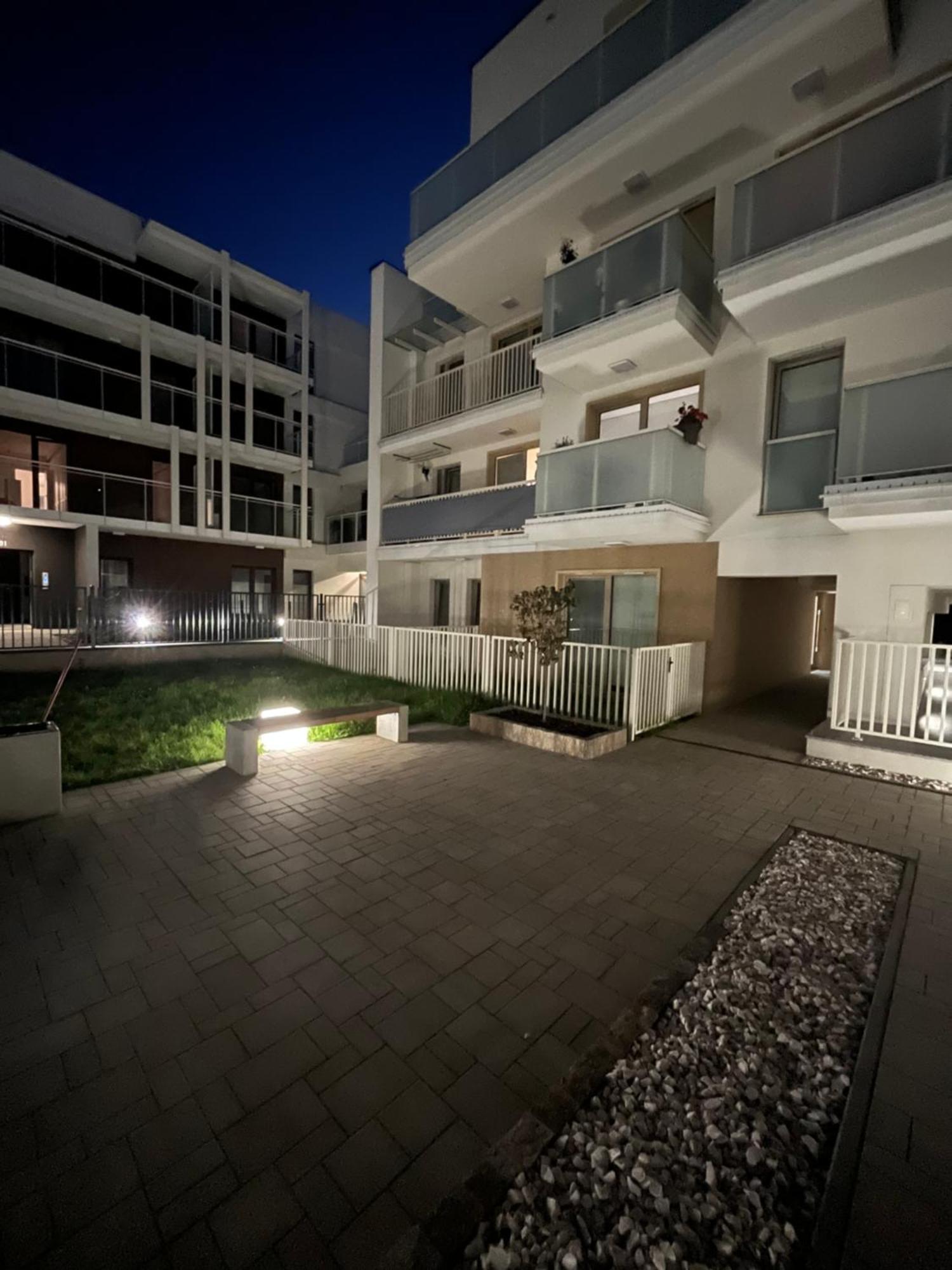 Apartament Nova Klonova Porto Kielce Exterior foto